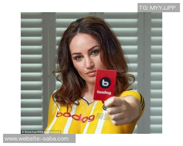 足球人体彩绘艺术展现运动之美与创意激情的完美结合